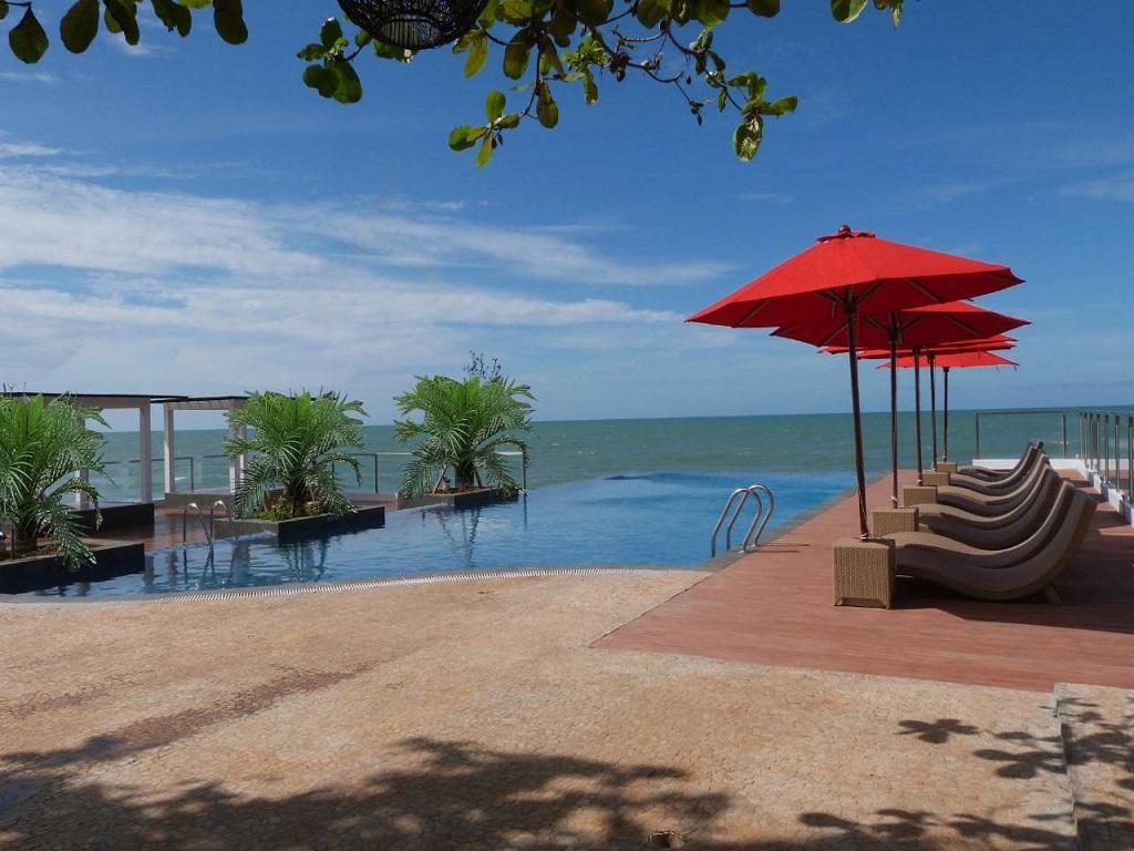 Tanjung Kodok Beach Resort Paciran Exterior photo
